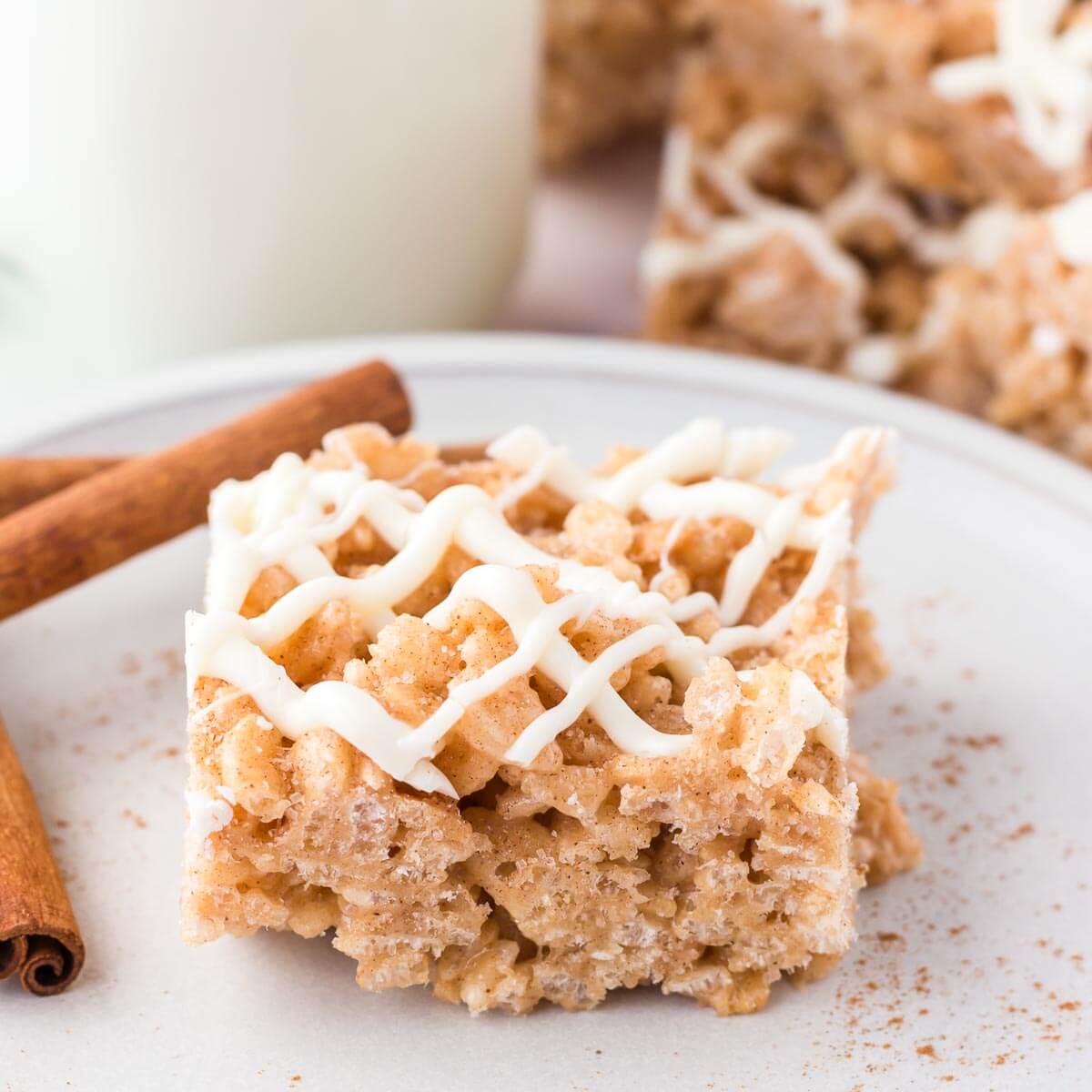 Cinnamon Roll Rice Krispie Treats: The Sweet Twist You Need